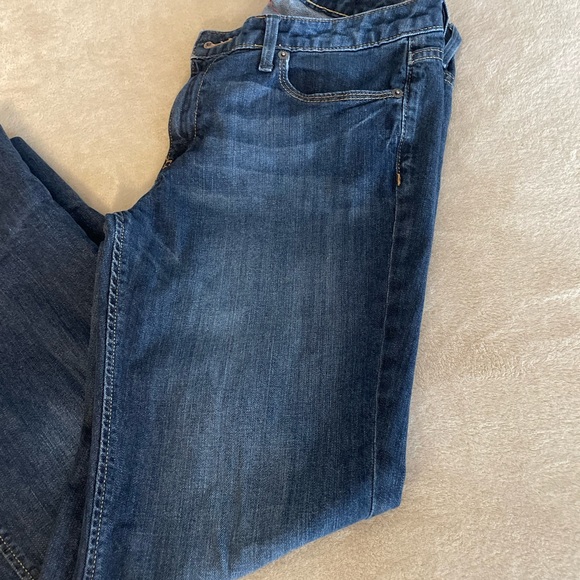 ***SOLD***Banana Republic Low-Rise Cropped Wide Leg Jeans - Size 10 - Picture 2 of 13